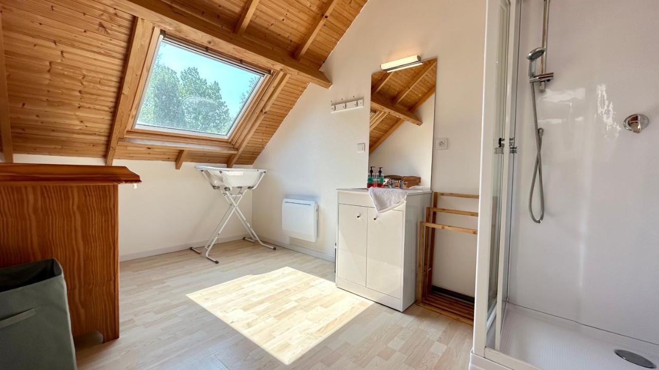 רו Chalet Avec Terrasse Sur Pilotis Vue Sur L'Etang מראה חיצוני תמונה