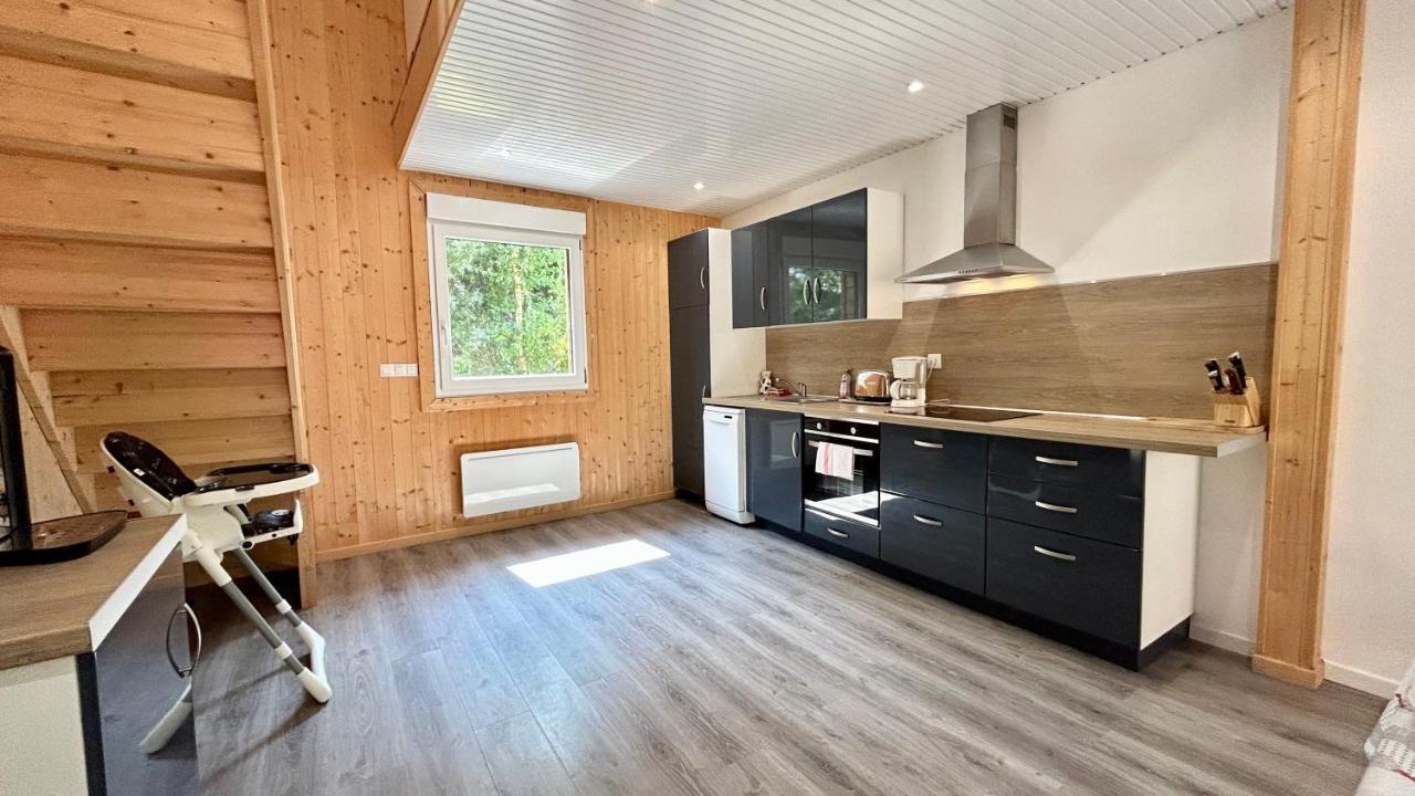רו Chalet Avec Terrasse Sur Pilotis Vue Sur L'Etang מראה חיצוני תמונה