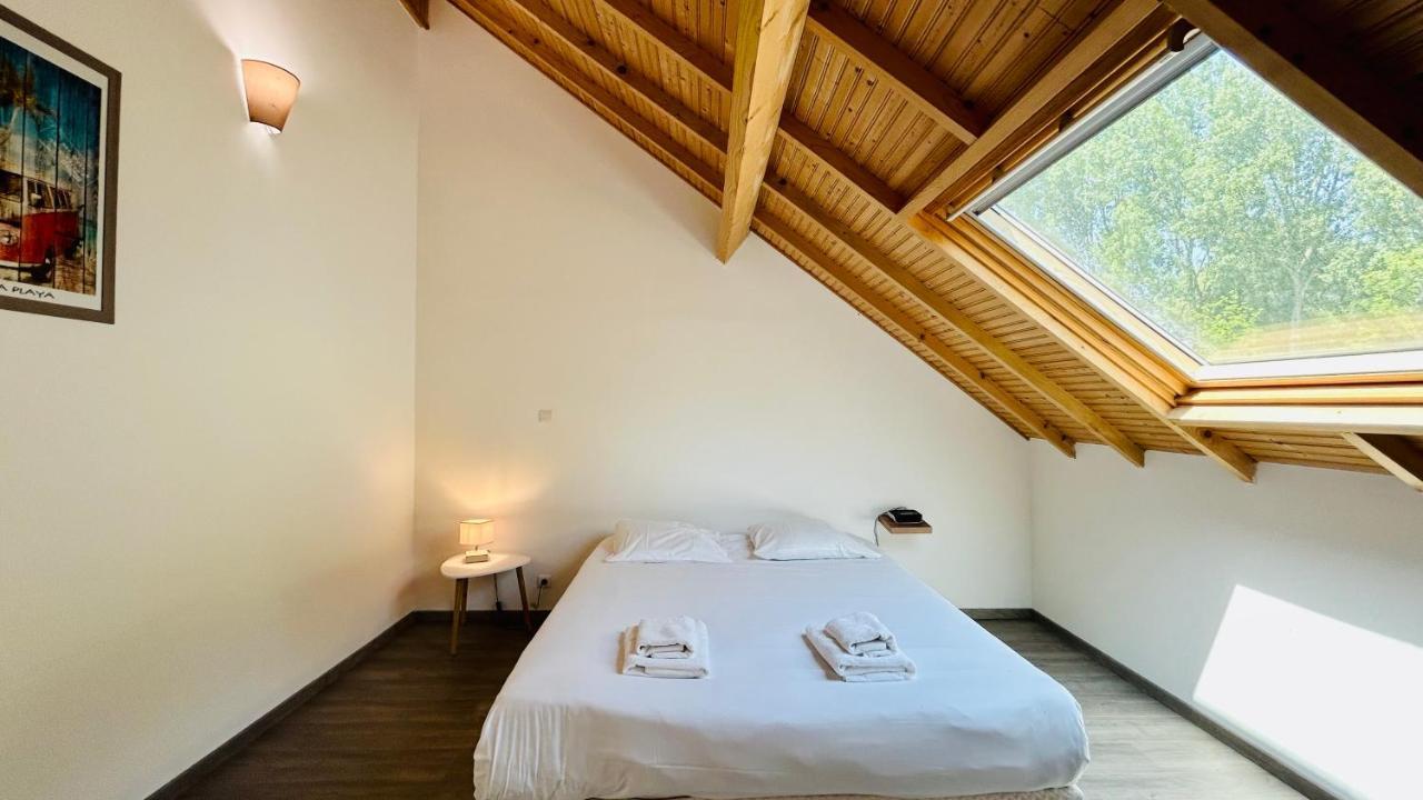 רו Chalet Avec Terrasse Sur Pilotis Vue Sur L'Etang מראה חיצוני תמונה