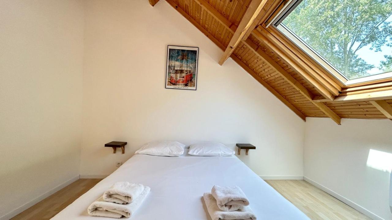 רו Chalet Avec Terrasse Sur Pilotis Vue Sur L'Etang מראה חיצוני תמונה